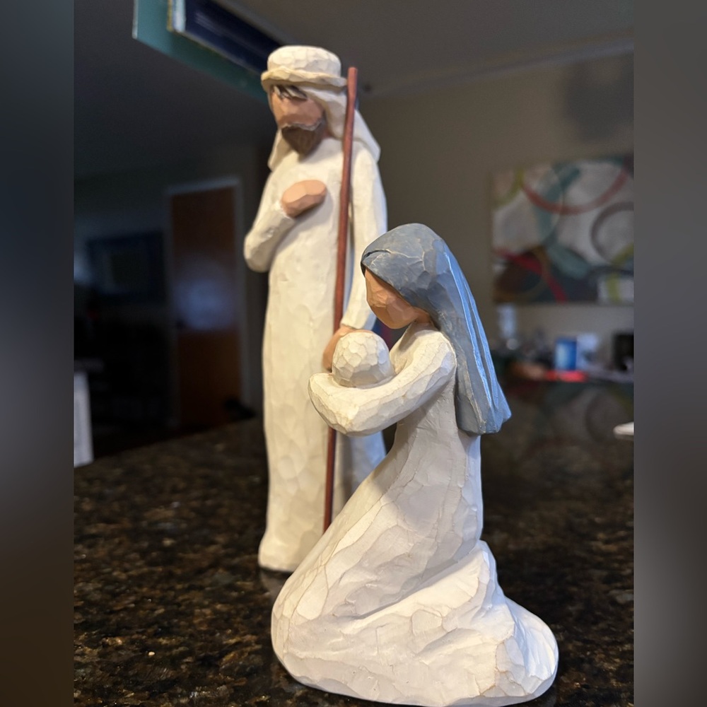 Willow Tree Nativity 1999 / Mary and Joseph in good condition no chips /cracks.